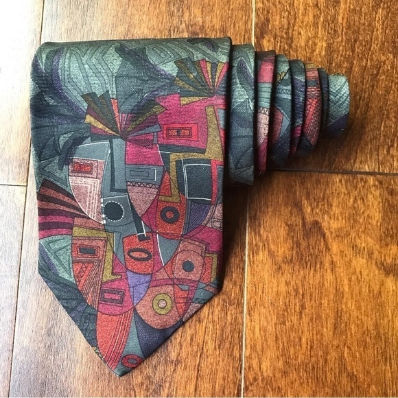 Vintage Structure Tie, Unique Dark Color Combo, Shows Abstract Masks, 100% Silk - Picture 1 of 12